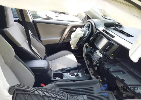 2018 Toyota Rav4 Xle z USA, uszkodzony, nr VIN JTMRFREV4JJ744971